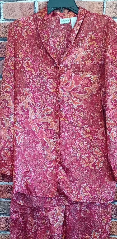 SATINY PAJAMAS